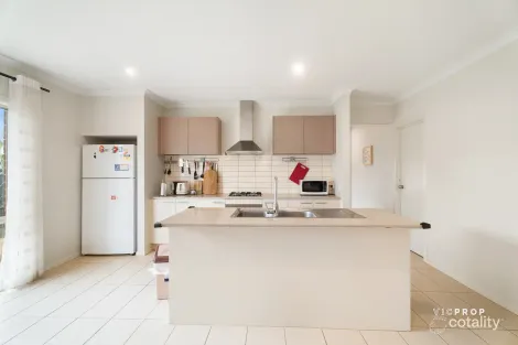 Property photo of 23 Settlement Road Tarneit VIC 3029