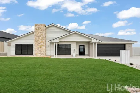 Property photo of 147 Graham Drive Kelso NSW 2795