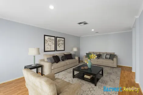 Property photo of 54 Cato Parkway Lynbrook VIC 3975