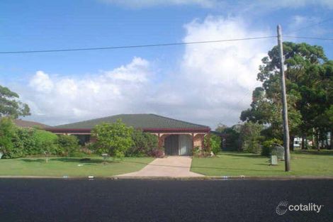 Property photo of 14 Ballanda Crescent Iluka NSW 2466