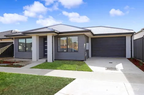 1 Clef St, Strathtulloh, VIC 3338