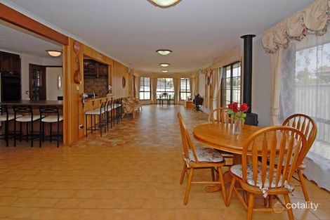 Property photo of 8 Galena Crescent Kings Park VIC 3021