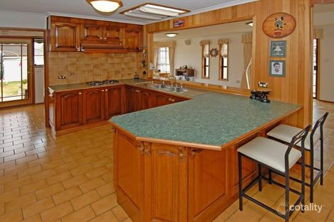 Property photo of 8 Galena Crescent Kings Park VIC 3021
