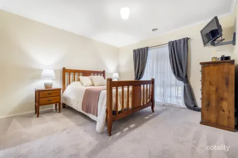 Property photo of 52 Huntingtower Crescent Langwarrin VIC 3910