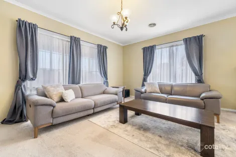 Property photo of 52 Huntingtower Crescent Langwarrin VIC 3910