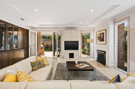 Property photo of 2 Pembroke Road Balwyn VIC 3103