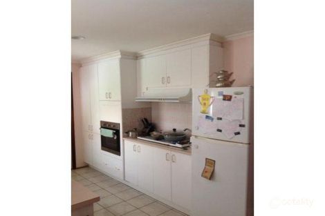 Property photo of 8 Pinnaroo Circuit Meadow Heights VIC 3048