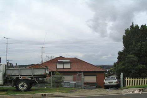 5 Trevor Ave, Lake Heights, NSW 2502