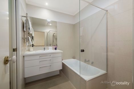 Property photo of 2/253 Burke Road Glen Iris VIC 3146