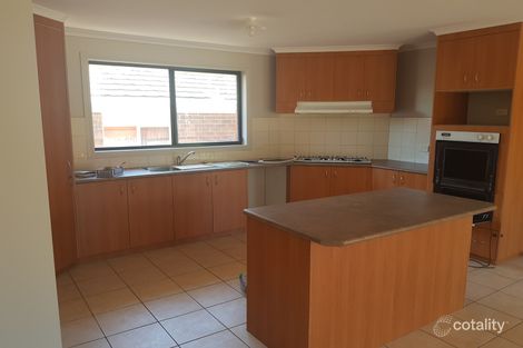Property photo of 11 Chesil Court Narre Warren South VIC 3805