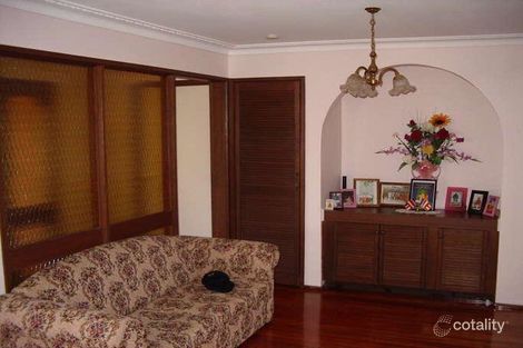 Property photo of 7 Howson Close Endeavour Hills VIC 3802