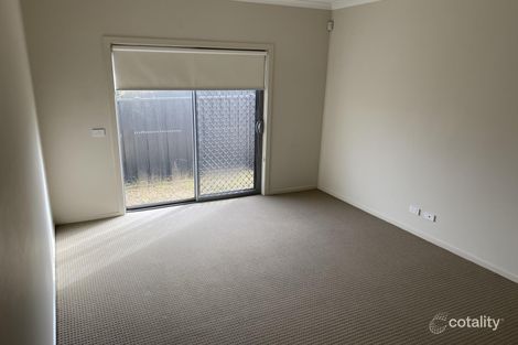Property photo of 38 Bregman Esplanade Manor Lakes VIC 3024