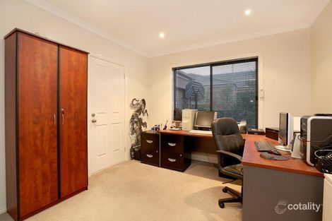Property photo of 17 Manny Paul Circuit Burnside Heights VIC 3023
