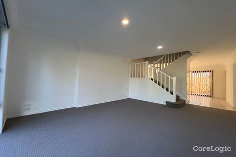 Property photo of 2/249 Christine Avenue Varsity Lakes QLD 4227