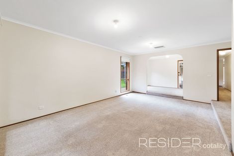 Property photo of 10 Daphne Close Mill Park VIC 3082