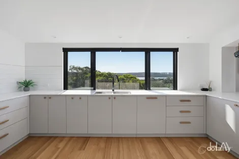 Property photo of 25 Maori Place Akaroa TAS 7216