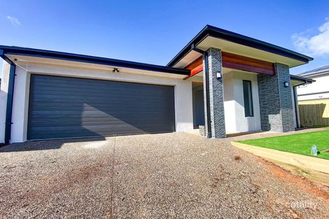 Property photo of 4 Esslemont Road Thornhill Park VIC 3335
