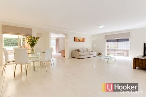 Property photo of 10 Barnsley Drive Endeavour Hills VIC 3802