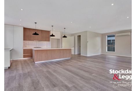Property photo of 30 Claremont Street Craigieburn VIC 3064