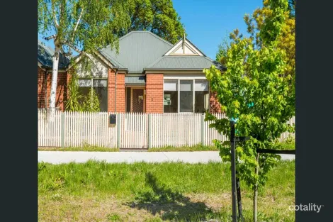 Property photo of 2/2-6 Melbourne Road Gisborne VIC 3437