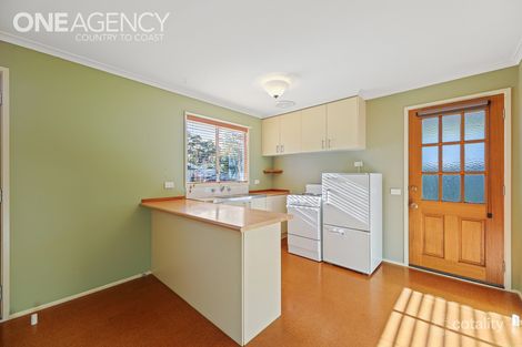 Property photo of 12 Thomas Street Drouin VIC 3818
