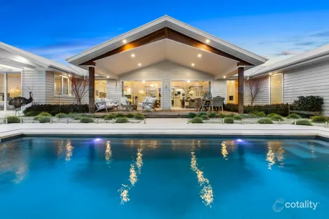 Property photo of 4 Woodhaven Road Mornington VIC 3931