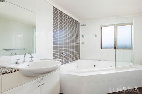 Property photo of 33/12 Waniassa Street Queanbeyan East NSW 2620