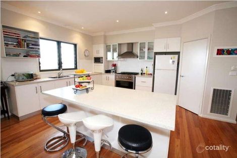 Property photo of 13 Waverley Place Bourkelands NSW 2650