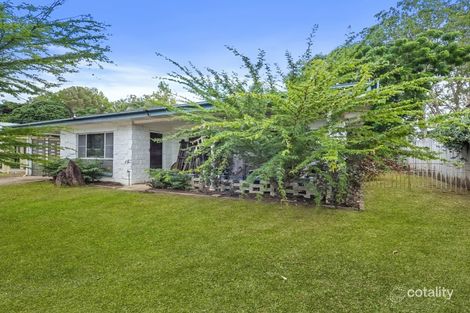 27 Oak St, Holloways Beach, QLD 4878