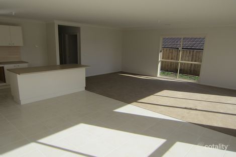 Property photo of 33 Bear Crescent Doreen VIC 3754