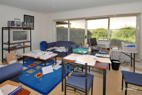 Property photo of 33A Wentworth Drive Taylors Lakes VIC 3038
