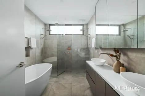 Property photo of 2B Castlewood Street Bentleigh East VIC 3165