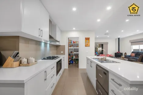 Property photo of 68 Lansdowne Parade Tarneit VIC 3029