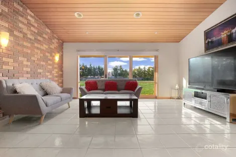 Property photo of 53 Kingston Boulevard Hoppers Crossing VIC 3029