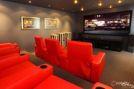 Property photo of 3005 The Boulevarde Benowa QLD 4217