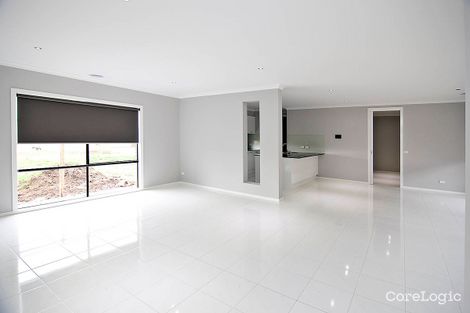 Property photo of 9 Royale Drive Fraser Rise VIC 3336