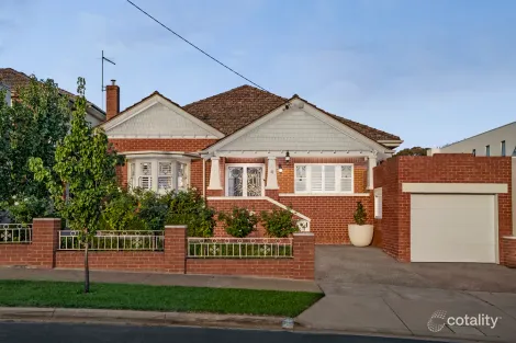 Property photo of 4 Houston Avenue Strathmore VIC 3041