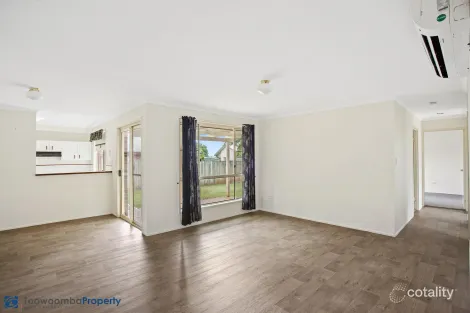 Property photo of 30 Dandelion Drive Middle Ridge QLD 4350