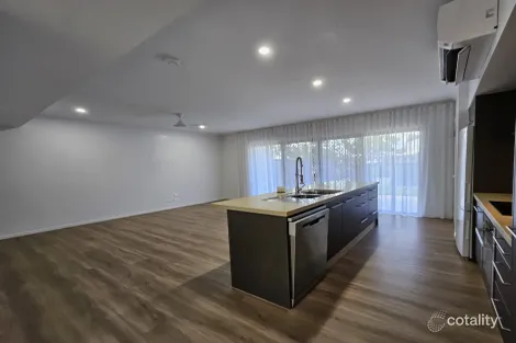 Property photo of 2/379 Draper Street Parramatta Park QLD 4870