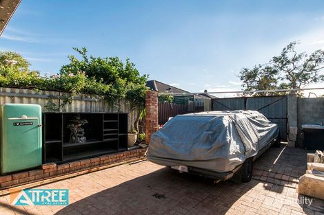 Property photo of 11 Heron Court Camillo WA 6111