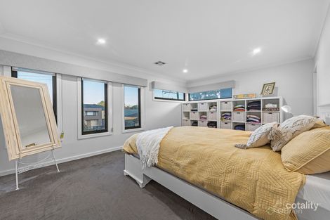 Property photo of 2/27 Manuka Road Berwick VIC 3806