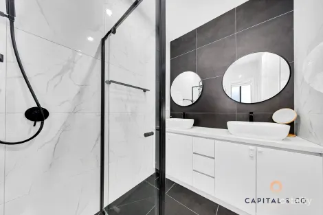 Property photo of 36 Poyner Circuit Mickleham VIC 3064