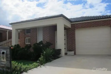 2/6 Horseshoe Cct, Truganina, VIC 3029