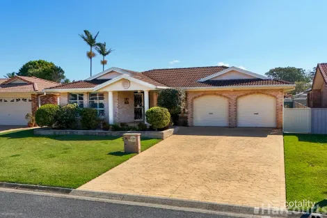 Property photo of 28 Athol Elliott Place South West Rocks NSW 2431