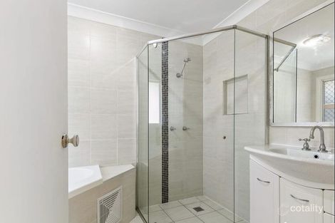 Property photo of 2/6 Coventry Court Labrador QLD 4215