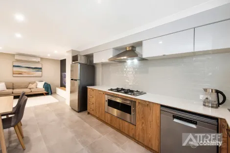 Property photo of 85 Wintergreen Crescent Treeby WA 6164