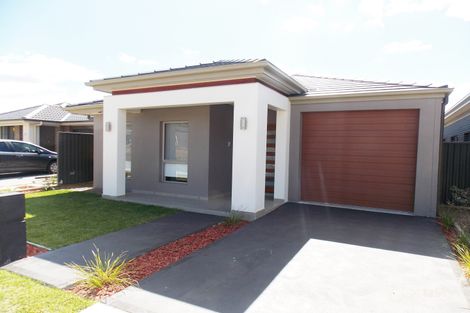 4 Silky Oak St, Jordan Springs, NSW 2747