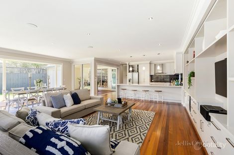 Property photo of 3 Hopetoun Court Bentleigh East VIC 3165