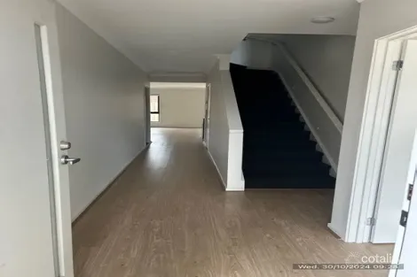 Property photo of 25 Abbotswick Circuit Williams Landing VIC 3027