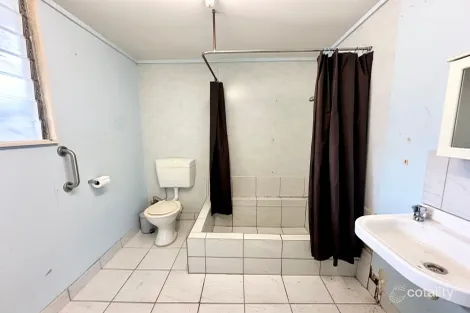 Property photo of 38 Waverley Bucasia QLD 4750